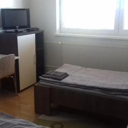 Ubytovanie Alex * Mocenok